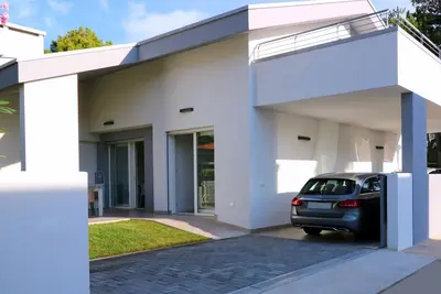 Image de Maison de vacances Bibione pour 1 - 10 personnes avec 4 chambres à coucher - Maison jumelée