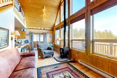 Image de Secluded Cabin w/ a Private Hot Tub, Wood Stove, Washer/Dryer, & Amazing Views