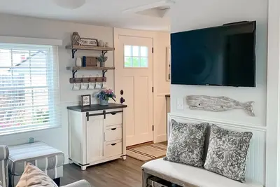 Image de Cozy Summer Cottage Minutes from Narragansett Beaches