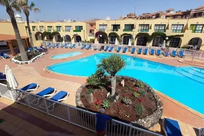 Image de 1-Bed Apartment Sleeps 2, Sunbeds & Towels