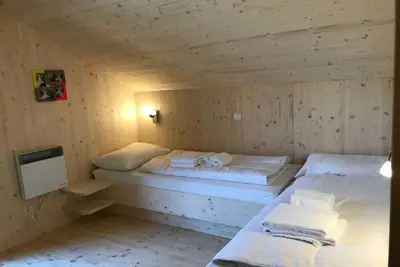 Image de Chalet moderne avec bain Ă remous