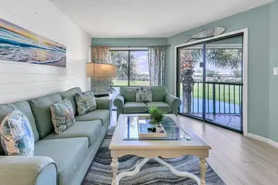 Image de ⛵Great Location-Balcony-Edgewater Golf Villa 1409⛵