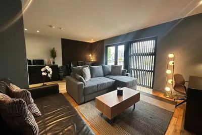 Image de Spacious 2 Bd Apt w/Fast Wifi+CableTV+Audio System