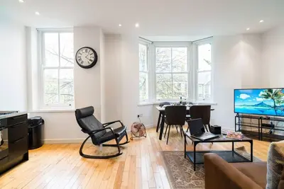 Image de Superb Modern 1 Bedroom Apt | Cocoon Dbl Sofa Bed