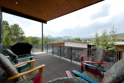 Image de Townhome with Awesome Views - 1 Mile to Downtown - 30+ Day Stay Required