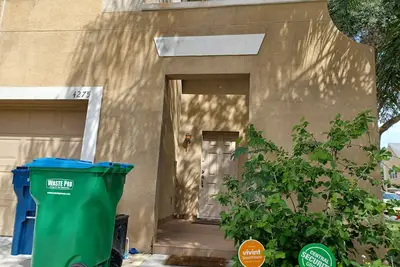 Image de 3 bed, 2. 5 Bath St. Pete Townhome - Great Location!