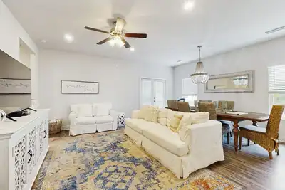 Image de Inviting Home with Shared Pool, WiFi, Central Ac, and Private Washer/Dryer