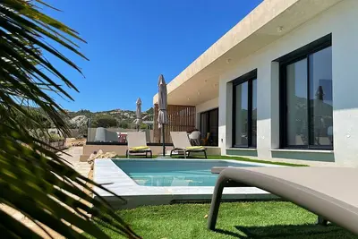Image de Belle villa avec piscine chauffée et sa vue somptueuse sur la baie de Calvi