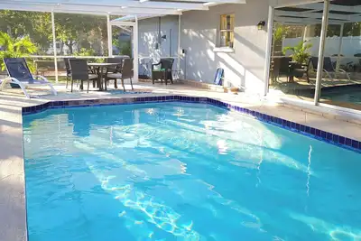 Image de Close to Beach & Downtown w/Pool, Family Friendly