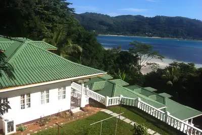 Image de Yellow Petals Self Catering Seaview Apartments Seychelles