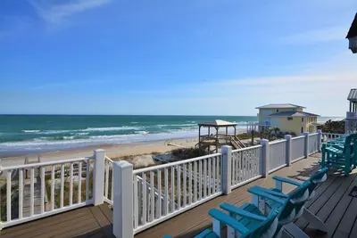 Image de \"Sea Grace\" - Oceanfront 4 Bed, 3 Bath Home - North Topsail Beach