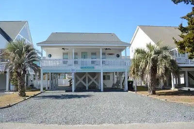 Image de Dream Weaver - Cute, Charming, Dog-Friendly Beach Cottage