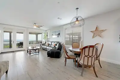 Image de Best View of Lake Travis! ! Largest 3 Bed-3 Bath Floor Plan-The Hollows-Sleeps 8
