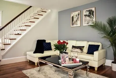 Image de West Roxbury Retreat –Near Downtown Boston, Steps to Train & Bus, Spacious&Comfy