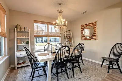Image de Exquisitely Furnished 3 bed/2. 5 bath Townhome in Ocean View Beach Club Community! Wifi, Pool, Fitness Center, Sauna, Billiards, Weekend Shuttle!