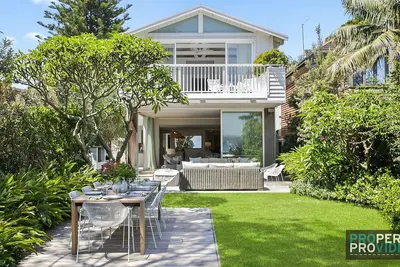 Image de Uber Luxury 5 Bedroom Home - Complete Beachfront