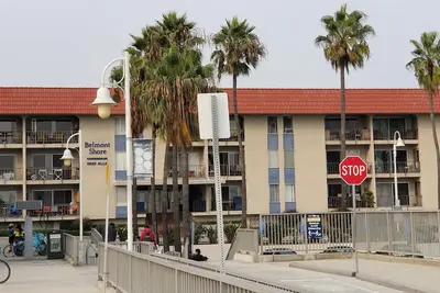 Image de Long Beach getaway overlooking the ocean!