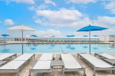 Image de Adventure Awaits at Marco Polo Beach Resort! 2 Stunning Units, Pool