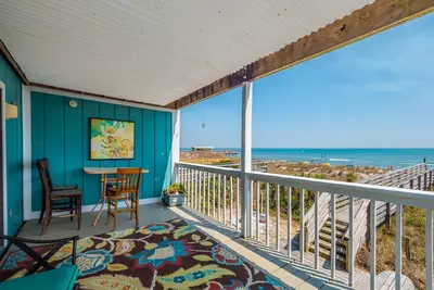 Image de The Sandcastle @ Tiki | Oceanfront Condo!