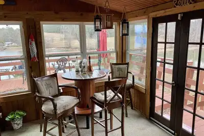 Image de Lakefront Getaway on Lake Norman Nc, 3 bdr 2 bath