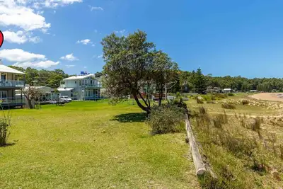 Image de Beachscape-Overlooking Long Beach and beyond the Tollgate Islands.