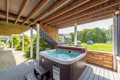 Image de New! Lake Side Lodge: Lakfront, Golf Area, Dock Slip, Hot Tub!