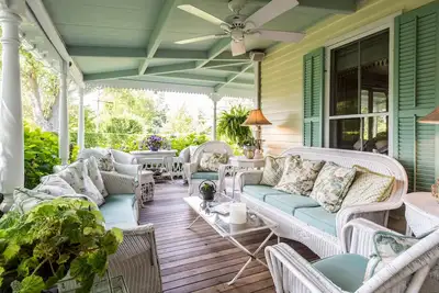 Image de Impeccably Restored & Charming Victorian Summer Cottage-5 Bed, 4 Bath, Sleeps 10