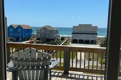 Image de Amazing Ocean views from our beautiful updated 2nd row vacation home