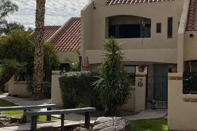 Private Lakeside Townhouse