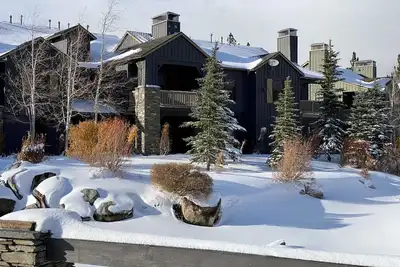 Image de Large Townhouse in Mammoth's Premier \"Lodges\" at Snowcreek