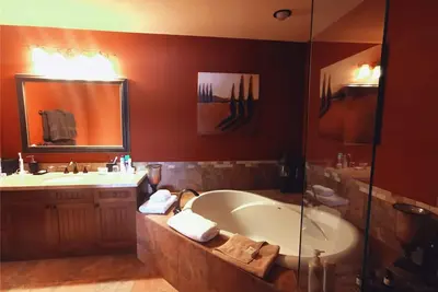 Image de Living with nature at recreational resort: relaxing yet fun activities and views