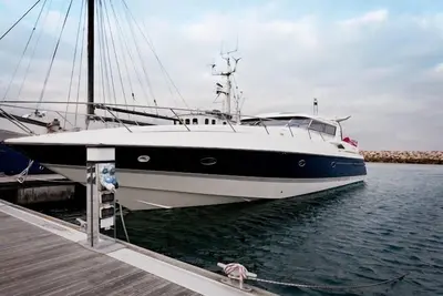 Image de Sunseeker Renagade 60ft in Weymouth. Perfect to explore the Jurassic Coast.