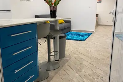 Image de Appartement F2 côté jardin Bas de Villa