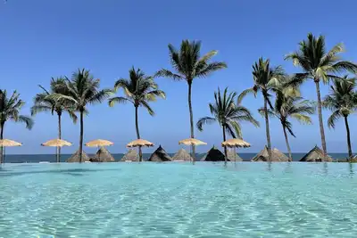 Image de Grand Luxxe Estate, Punta or Residence, Founders\/Platinum, Golf and Massages. . .