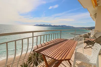 Apt front de mer avec toit-terrasse