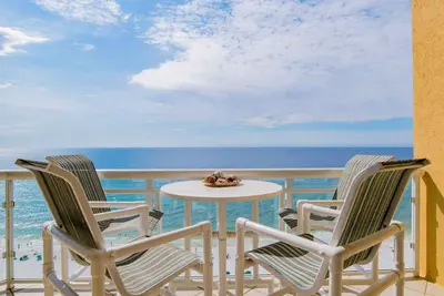Image de Penthouse Views, Resort Amenities, and Luxe Furnishings! Book Today!