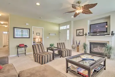Image de 4 Mi to Bethany Beach: Sunny Escape w/ Porches!