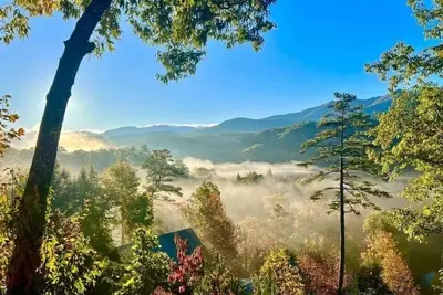 Image de Gatlinburg  Mountain Views Luxury 5 bedroom Cabin 10 mins to downtown.
