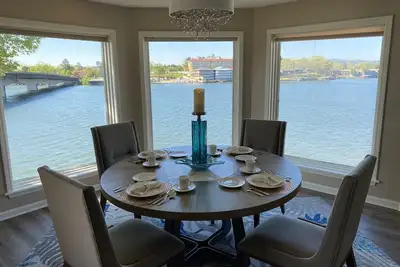 Image de Breathtaking views of Lake Hamilton - 2 Bedroom 2 Bathroom Gated Lakefront Condo