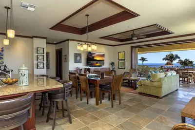 Image de 🌺Waiulaula Condo 180 Degree Ocean View 🌺 Member of The Club