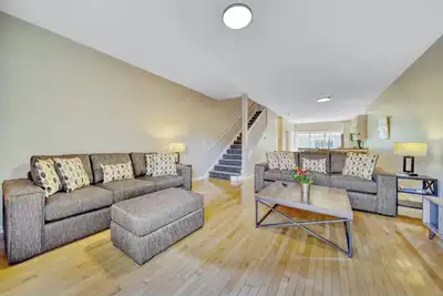 Image de Offering three bedrooms and three and a half baths this townhome sits in the