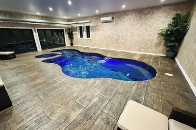 Image de New! Luxury Lodge w/ Pool, Sauna & Theater