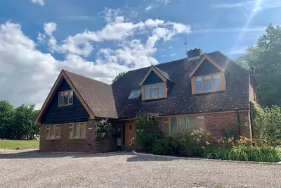 Image de Brackenside, Angmering - a country house that sleeps 12 guests in 6 bedrooms