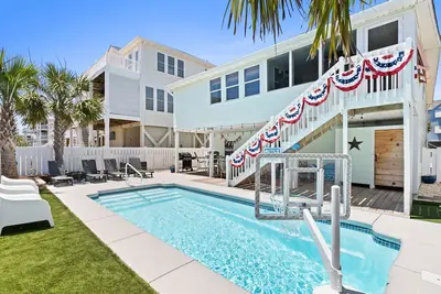 Image de Stunning Beach Retreat with New Saltwater Pool - Perfect for Your Summer Getaway