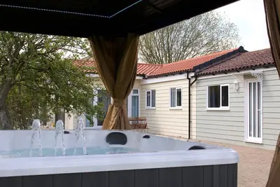 Image de # Hot Tub - 2 Bed Cottage  - Supplement applies for more than 2 people