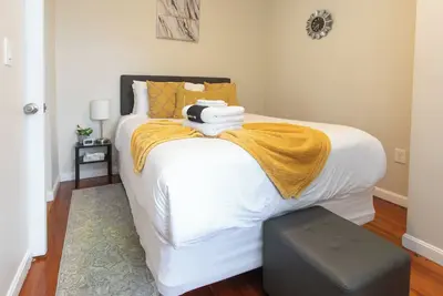 Image de 5br triple decker apartment – 15 mins to City