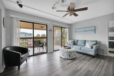 Image de After Dune Delight is a cozy 2 bed 2 bath condo 1. 5 blocks from the  Beach.