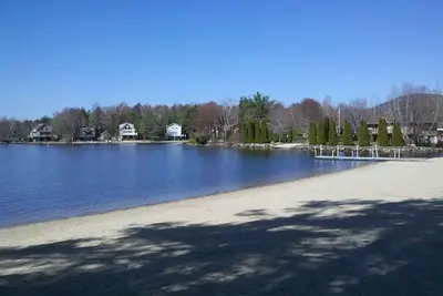 Image de Family Home at Lake Winnipesaukee-Balmoral