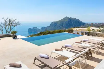 Image de Villa Nicola with sea views