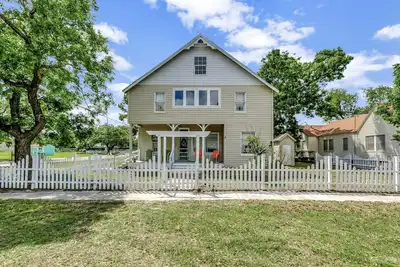 Image de Millers Shabby Chic and Beachie 5 Bedroom 2 Bath 3 blocks from Downtown